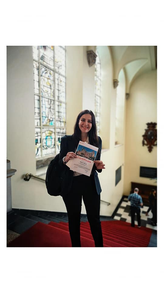 Na bëri të gjithëve krenarë! Njihuni me ambasadoren shqiptare në Universitetin e Groningenit në Holandë Na bëri të gjithëve krenarë! Njihuni me ambasadoren shqiptare në Universitetin e Groningenit në Holandë