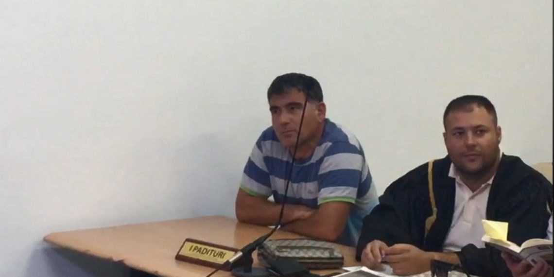 Sot i shembën resortin pa leje në Porto Palermo: Mihal Kokëdhimën e braktisin edhe avokatët