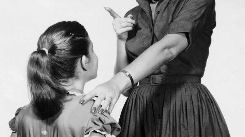 A ju a ka thënë ndonjëherë nëna juaj një nga këto shprehje tipike të nënave shqiptare?! A ju a ka thënë ndonjëherë nëna juaj një nga këto shprehje tipike të nënave shqiptare?!