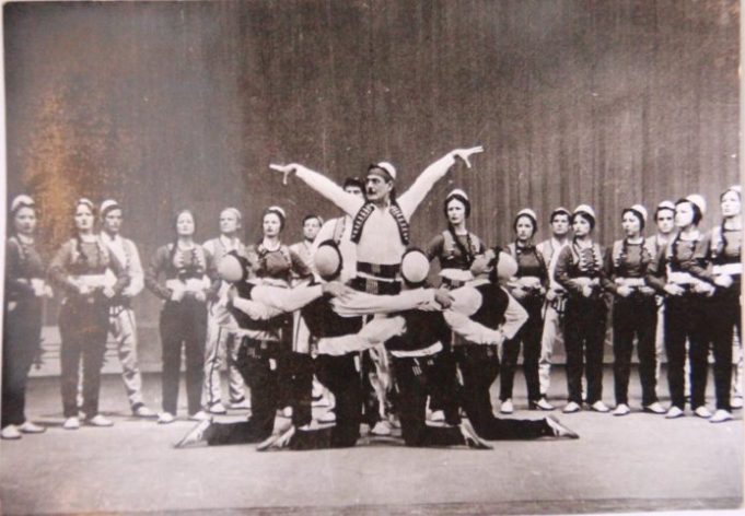 Valltari që bashkoi kombin… Mjeshtri i Madh Besim Zekthi Valltari që bashkoi kombin… Mjeshtri i Madh Besim Zekthi