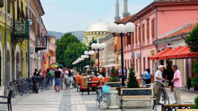 Express Tribune: Shqipëria vendi i vogël me zemër të madhe Express Tribune: Shqipëria vendi i vogël me zemër të madhe