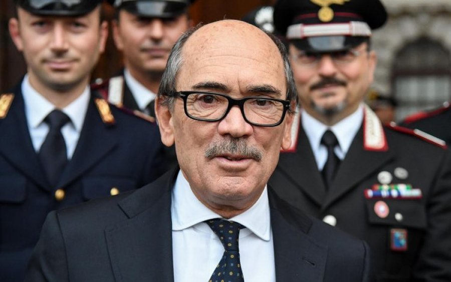 Italia, vendi i parë në Europë për k.rimin dhe t.rafiqet: Prokurorët e antimafias italiane janë kthyer në klloun, tregojnë përralla për fuqinë e k.rimit…shqiptare dhe na ishte Lazarati Italia, vendi i parë në Europë për k.rimin dhe t.rafiqet: Prokurorët e antimafias italiane janë kthyer në klloun, tregojnë përralla për fuqinë e k.rimit…shqiptare dhe na ishte Lazarati