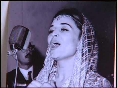 Në Shkodër, Nexhmije Pagarusha u mbulua me lule Në Shkodër, Nexhmije Pagarusha u mbulua me lule