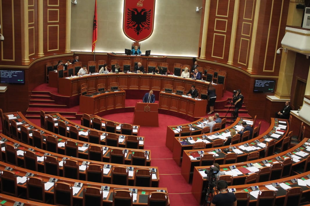 Parlamenti me një parti të re parlamentare në shtator! Ç’po planifikohet në korridoret e politikës?! Parlamenti me një parti të re parlamentare në shtator! Ç’po planifikohet në korridoret e politikës?!