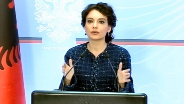 Dëmet nga tërmeti, reagon menjëherë Spiropali: S’ka nevojë për ndërhyrje nga të huajt Dëmet nga tërmeti, reagon menjëherë Spiropali: S’ka nevojë për ndërhyrje nga të huajt