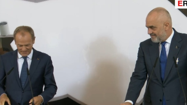 Rama i jep “Yllin e Mirënjohjes”, Tusk: Shqipëria meriton negociatat, tre fiksimet e BE-së që duhet të plotësohen Rama i jep “Yllin e Mirënjohjes”, Tusk: Shqipëria meriton negociatat, tre fiksimet e BE-së që duhet të plotësohen