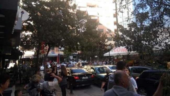 Greqia shpreh solidaritetin me Shqipërinë pas tërmetit të fuqishëm Greqia shpreh solidaritetin me Shqipërinë pas tërmetit të fuqishëm