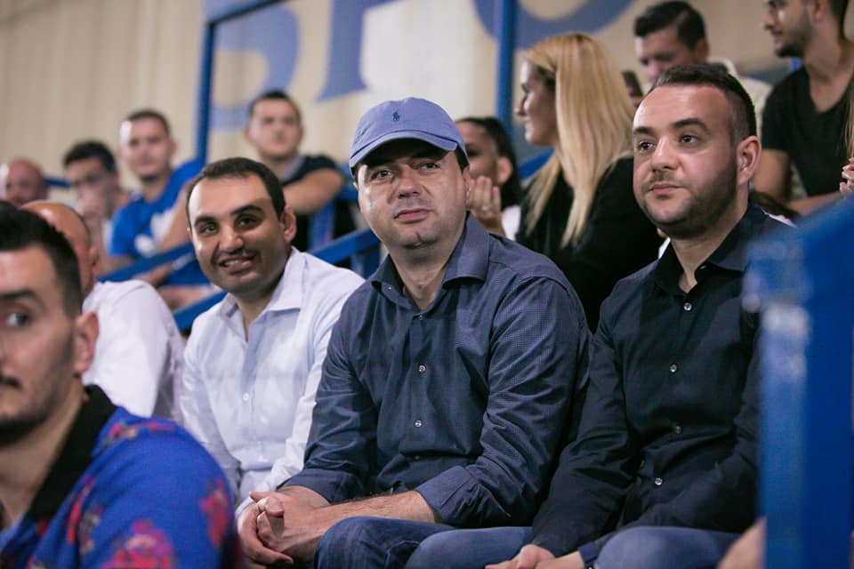 Ngjela publikon mesazhin e Shqiptaro-kanadezit: “Drejtësia e munguar deri tani, ka bërë që keta politiqenër rrugësh të hiqen si udhëheqës” Ngjela publikon mesazhin e Shqiptaro-kanadezit: “Drejtësia e munguar deri tani, ka bërë që keta politiqenër rrugësh të hiqen si udhëheqës”