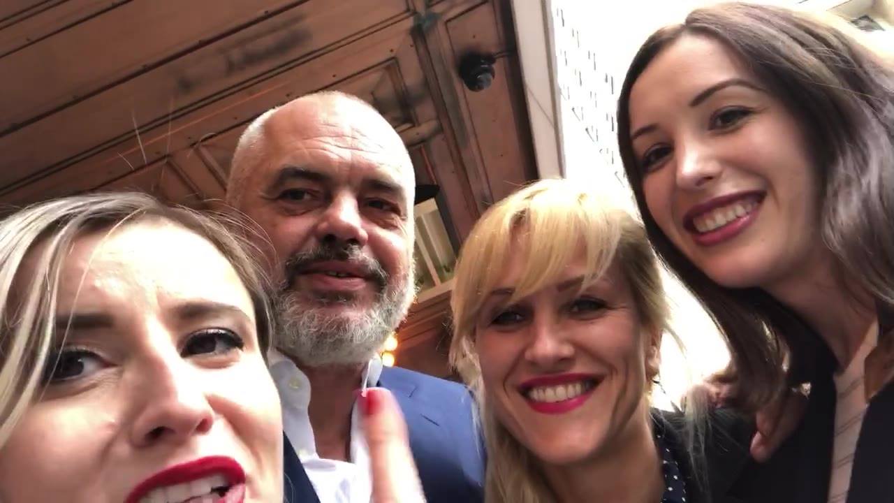 Rama përballet me suprizen e këndshme në New York (Video)