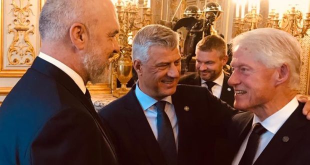 Në Paris për t’i dhënë lamtumirën Chirac-ut! Rama takohet me Klinton dhe udhëheqës të tjerë (Foto)