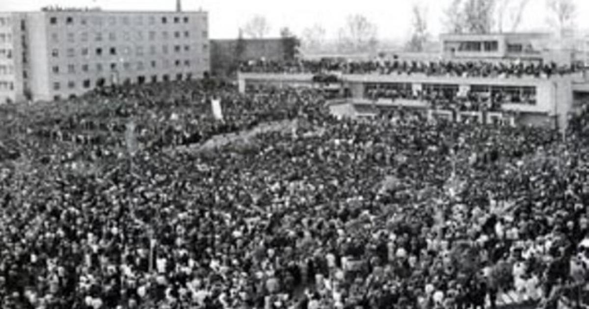 Kush e krijoi lëvizjen e 1990-ës?! (Video) Kush e krijoi lëvizjen e 1990-ës?! (Video)