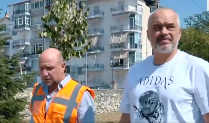 Mbyllen pushimet për qeverinë, Edi Rama bën lëvizjen e radhës (Foto) Mbyllen pushimet për qeverinë, Edi Rama bën lëvizjen e radhës (Foto)