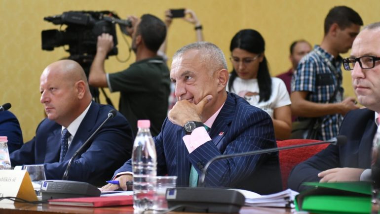 Reagon komisioni hetimor për raportin e Venecias: Interpretimet na takojnë ne, do veprojmë sipas ligjit Reagon komisioni hetimor për raportin e Venecias: Interpretimet na takojnë ne, do veprojmë sipas ligjit