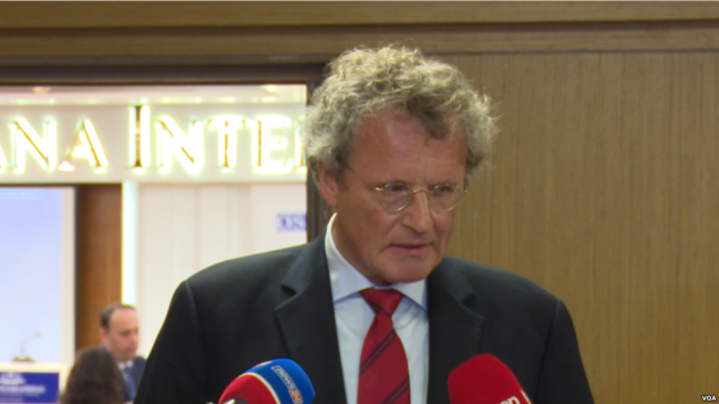 K.ërcënimet ndaj gazetarëve, Borchard: Nuk i kemi harruar, veproni me profesionalizëm K.ërcënimet ndaj gazetarëve, Borchard: Nuk i kemi harruar, veproni me profesionalizëm