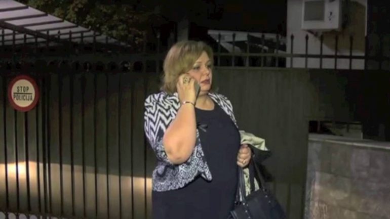 Del fotoja: Ish-kryeprokurorja Katica Janeva në skëterr por me “privilegje”… nga të tjerat Del fotoja: Ish-kryeprokurorja Katica Janeva në skëterr por me “privilegje”… nga të tjerat