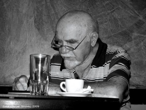 Një portret dhe ca…rrjeshta për Lazër Filipin Një portret dhe ca…rrjeshta për Lazër Filipin