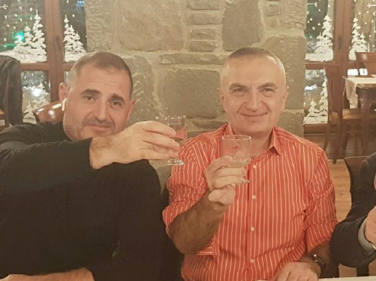 Erdhi termeti tjetër apokaliptik…Parashikimet e “Baba Metavangës” i shet Çim Peka! Erdhi termeti tjetër apokaliptik…Parashikimet e “Baba Metavangës” i shet Çim Peka!