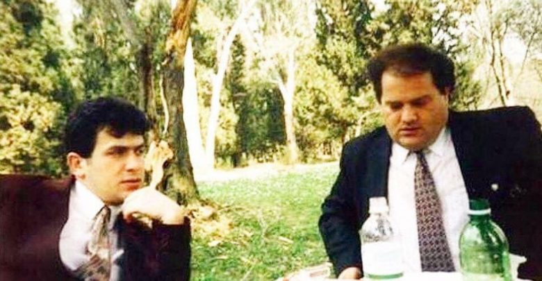 U përlot mbi v.arrin e Azem Hajdarit, Kreshnik Spahiu i çjerr maskën” Berishës dhe publikon dokumentin: E nderuar Rudina, 21 vite më parë u ndërpre ëndrra e babait tënd… ﻿