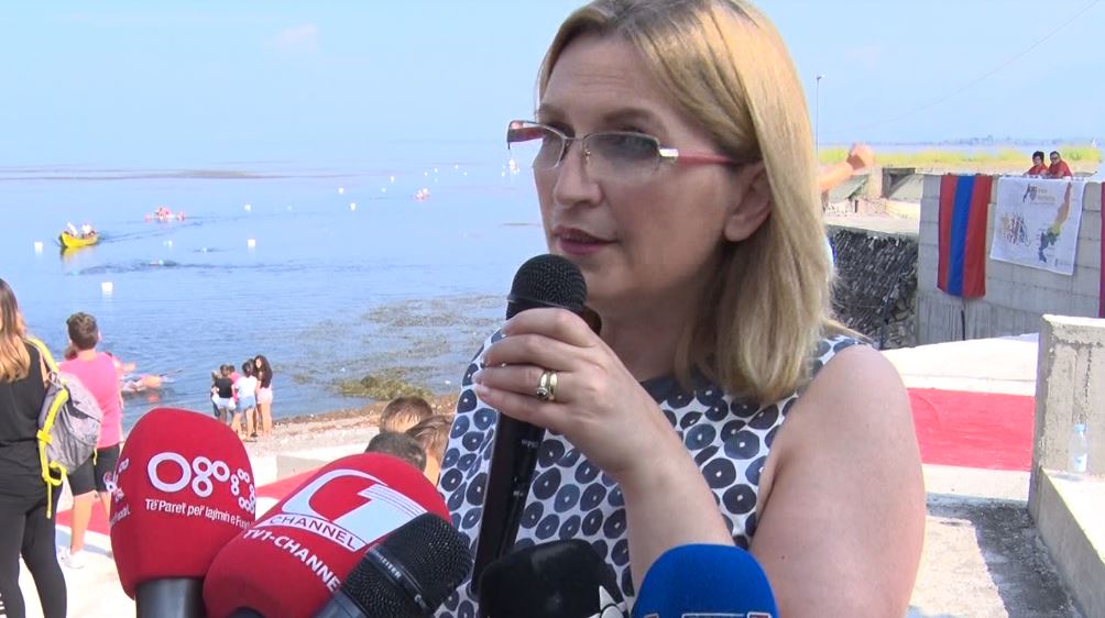 Voltana Ademi nuk ka ikur, sfidon qeverinë: Menaxhimi i liqenit, nga pushteti vendor Voltana Ademi nuk ka ikur, sfidon qeverinë: Menaxhimi i liqenit, nga pushteti vendor