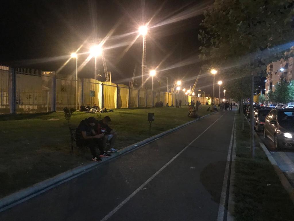 Reshjet e dendura të shiut, përmbytje në qytetin e Laçit, rrezik edhe në Kamëz