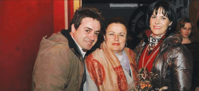 ‘Gjino’ e ‘Marigoja’ tregojnë me nostalgji batutat me Hajrie Rondon te “Përrallë nga e kaluara” ‘Gjino’ e ‘Marigoja’ tregojnë me nostalgji batutat me Hajrie Rondon te “Përrallë nga e kaluara”