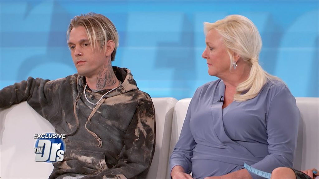 FOTOT/ Dikur idhull i miliona adoleshenteve, por sot është vështirë ta njohësh dhe kërkon ndihmë FOTOT/ Dikur idhull i miliona adoleshenteve, por sot është vështirë ta njohësh dhe kërkon ndihmë