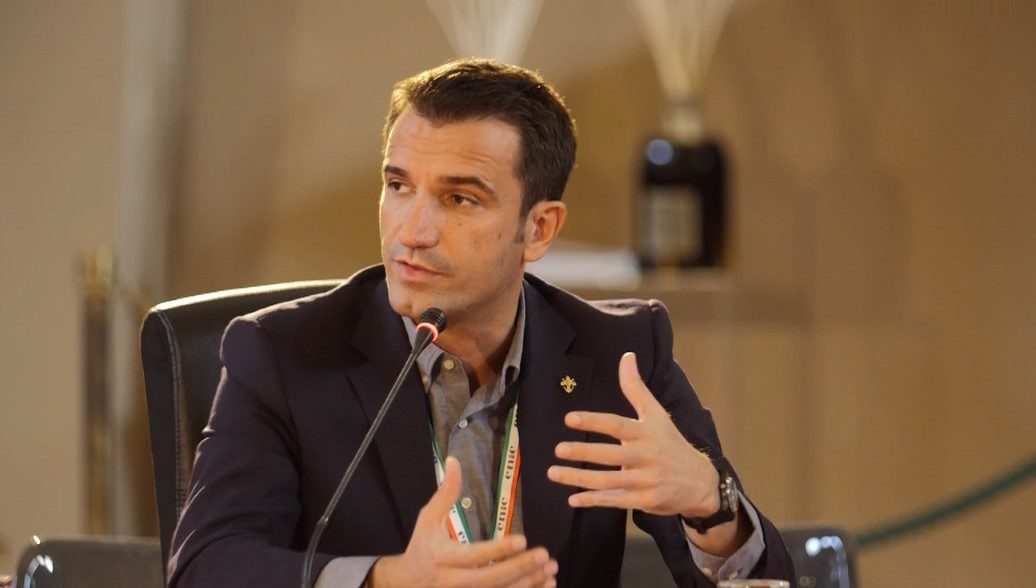 Veliaj i ashpër ndaj PD-së: Shqipëria kalon tërmetin, opozita diskuton për pushtetin. Mendojnë për by**ën e tyre Veliaj i ashpër ndaj PD-së: Shqipëria kalon tërmetin, opozita diskuton për pushtetin. Mendojnë për by**ën e tyre