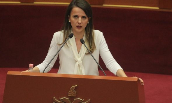 “Shqiptarët kanë duruar mjaft”! Rudina Hajdari “shuplakë” Bashës “Shqiptarët kanë duruar mjaft”! Rudina Hajdari “shuplakë” Bashës