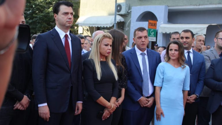 Basha premton se do të çoj deri në fund amanetin e Azem Hajdarit Basha premton se do të çoj deri në fund amanetin e Azem Hajdarit