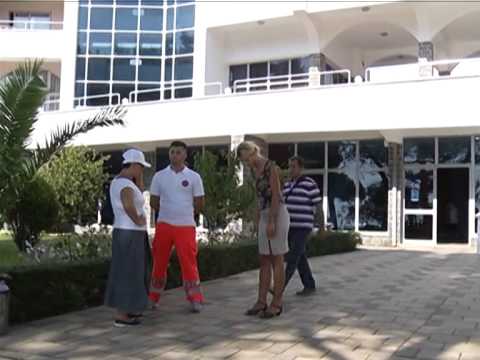 Të dëmtuarit nga tërmeti Rama i çon me pushime të detyruara në Durrës: Bëni edhe shëtitje buzë detit Të dëmtuarit nga tërmeti Rama i çon me pushime të detyruara në Durrës: Bëni edhe shëtitje buzë detit