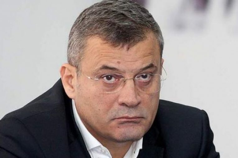 Ish-ministri i Berishës del me deklaratë të fortë, tregon si do të fundoset Lulzim Basha Ish-ministri i Berishës del me deklaratë të fortë, tregon si do të fundoset Lulzim Basha