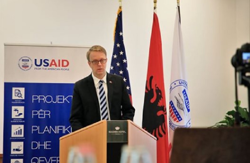 SHBA “ngre tonet”, numri dy i ambasadës ka një lajm të keq për zyrtarët e korruptuar SHBA “ngre tonet”, numri dy i ambasadës ka një lajm të keq për zyrtarët e korruptuar