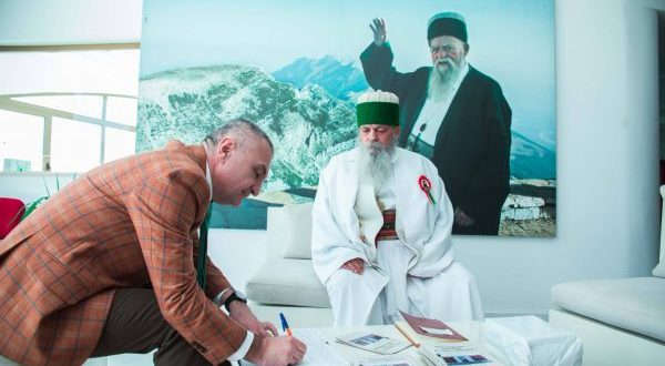 Monika Kryemadhit i është mbushur mendja se burrin e ka “profet”: Paralajmërimet e Ilir Metës u morën me shaka! Monika Kryemadhit i është mbushur mendja se burrin e ka “profet”: Paralajmërimet e Ilir Metës u morën me shaka!