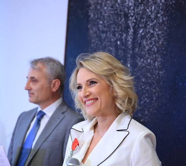 FOTOT/ Mimi Kodheli, ‘versioni shqiptar’ i Sharon Stone: Foto që ‘çmendi” Instagramin FOTOT/ Mimi Kodheli, ‘versioni shqiptar’ i Sharon Stone: Foto që ‘çmendi” Instagramin