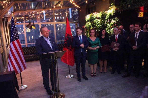 Diaspora në SHBA organizon pritje madhështore për dy ministrat e jashtëm kosovarë Diaspora në SHBA organizon pritje madhështore për dy ministrat e jashtëm kosovarë