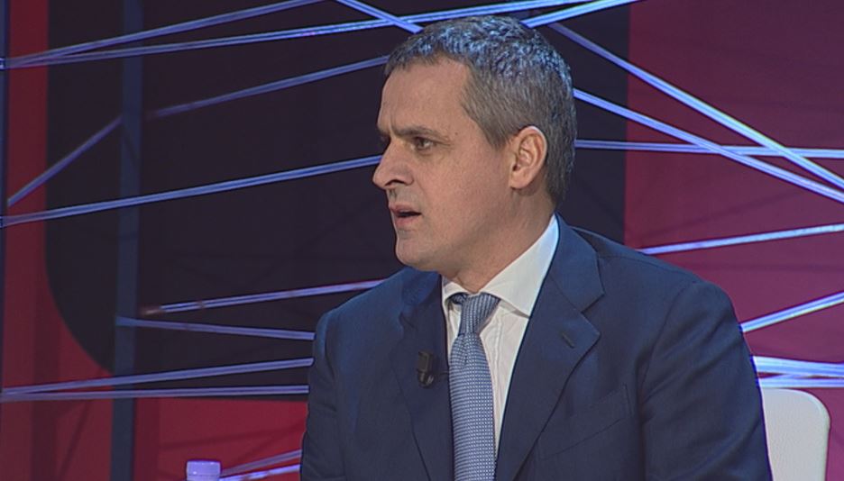 Veliaj ironi me Metën, i kujton si pushtoi bustin e ‘Vojo Kushit’ me ndërtime pa leje deputeti i LSI Veliaj ironi me Metën, i kujton si pushtoi bustin e ‘Vojo Kushit’ me ndërtime pa leje deputeti i LSI