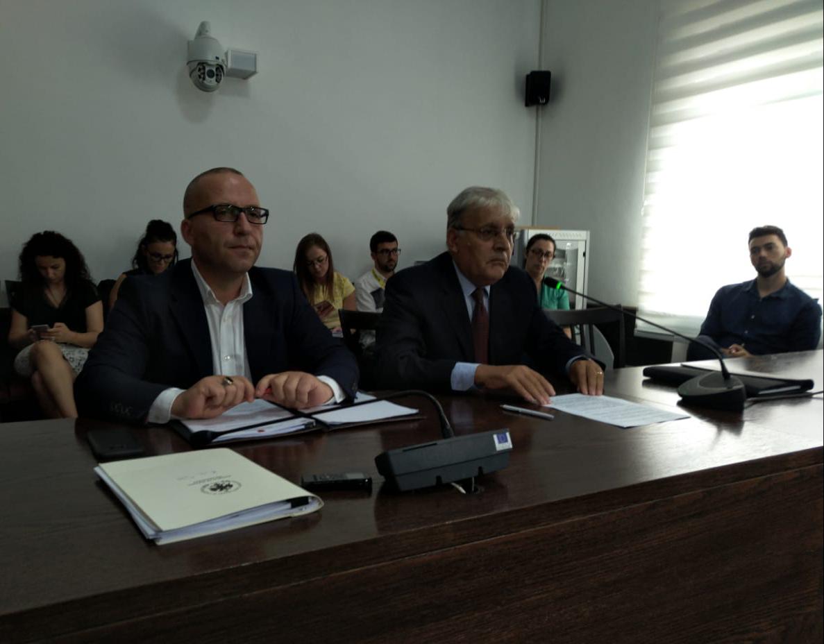 Kuvendi rrëzon kandidaturën e Metës, nuk pranon Petraq Milon si kreu i ri i KLSH