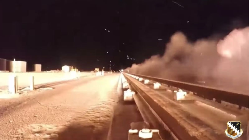 Testimet përfundojnë me sukses: Amerika prodhon “raketën e padukshme” (Video) Testimet përfundojnë me sukses: Amerika prodhon “raketën e padukshme” (Video)