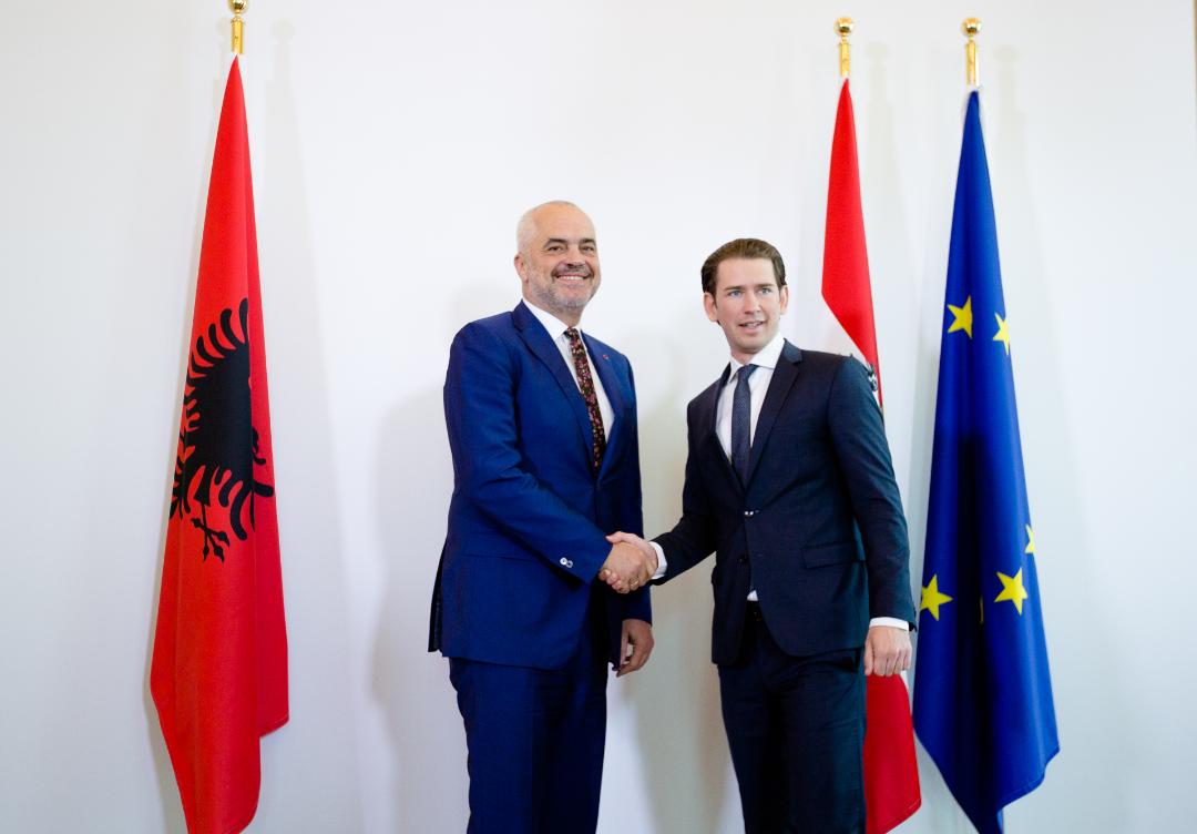 Rama uron kancelarin austriak: Kurz, një kampion i të ardhmes të përbashkët evropiane Rama uron kancelarin austriak: Kurz, një kampion i të ardhmes të përbashkët evropiane