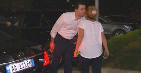 Basha takim ‘kokë me kokë’ një orë me Kryemadhin në selinë blu Basha takim ‘kokë me kokë’ një orë me Kryemadhin në selinë blu