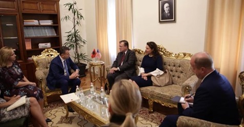 Zyrtari i DASH dhe zv.ambasadorja e SHBA në zyrën e Ballës, zbulohen mesazhet kyçe të takimit Zyrtari i DASH dhe zv.ambasadorja e SHBA në zyrën e Ballës, zbulohen mesazhet kyçe të takimit