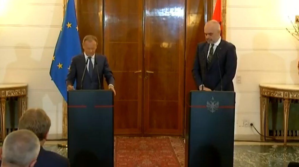 Hapja e negociatave sjell furtunë në politikë, Donald Tusk i kërkon Ramës luftë të ashpër ndaj korrupsionit, Brukseli ndez motorët për SPAK dhe BKH Hapja e negociatave sjell furtunë në politikë, Donald Tusk i kërkon Ramës luftë të ashpër ndaj korrupsionit, Brukseli ndez motorët për SPAK dhe BKH