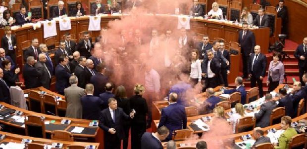 Spartak Ngjela shpërthen ndaj presidentit Meta: Pretendimet se do digjej Parlamenti gënjeshtër, Meta do jetë viktima e parë e reformës