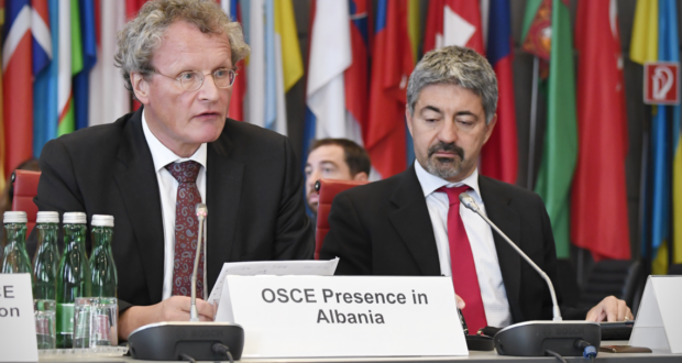 Opozita e rrugës: Do të ketë zgjedhje të parakohshme në Shqipër! Përgjigjet ambasadori i OSBE-së