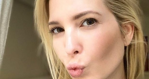 Ivanka Trump feston 38-vjetorin dhe shfaqet si “vajzë fshati”…pa make-up (Foto) Ivanka Trump feston 38-vjetorin dhe shfaqet si “vajzë fshati”…pa make-up (Foto)