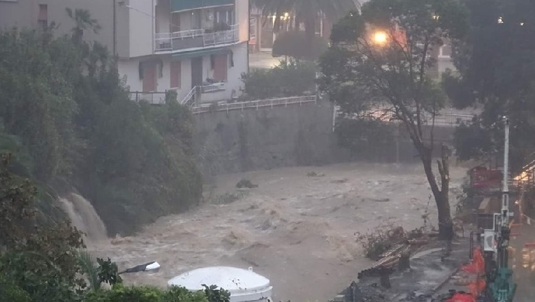 VIDEO/ Njëzet mijë vetëtima gjatë natës në rajonin e Liguria-s! Përmbytje në Milano, “Black out” në Genova