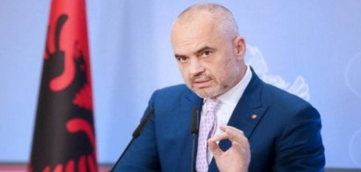 Çuidira shqiptare: Denoncoi drejtorin e Kadastrës që u shkarkua LIVE nga Rama, qytetari mes të arrestuarve bashkë me ish drejtorin