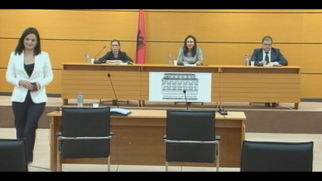 “Ik fito gjyqin!” Spartak Ngjela sfidon në emision prokuroren e shkarkur nga vettingu