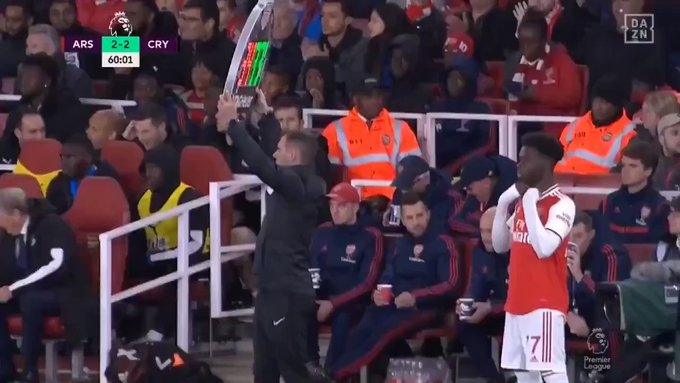 Trajneri e largoi nga fusha e lojës: Granit Xhaka bën veprimin jo normal për figurën e kapitenit (Video) Trajneri e largoi nga fusha e lojës: Granit Xhaka bën veprimin jo normal për figurën e kapitenit (Video)