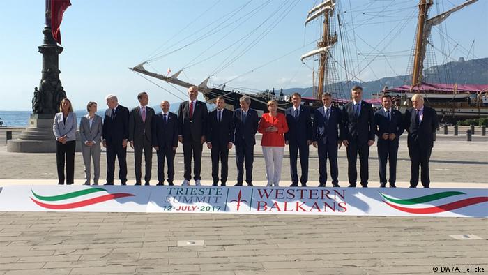 Dy vjet nga Samiti i Triestes, ku gjashtë liderët e Ballkanit ranë dakord për “minishengenin ballkanik” Dy vjet nga Samiti i Triestes, ku gjashtë liderët e Ballkanit ranë dakord për “minishengenin ballkanik”